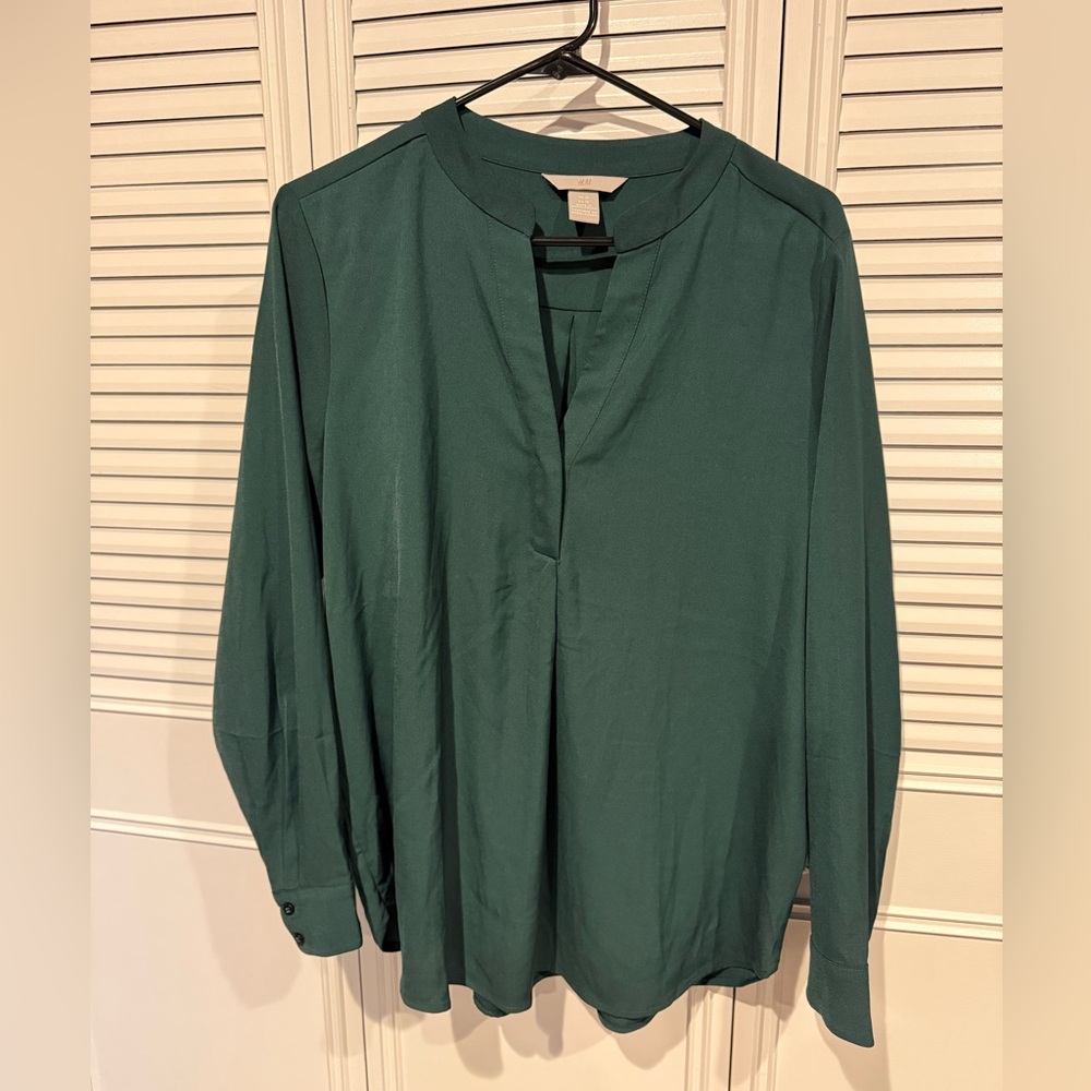H&M Green Buttoned Blouse with Mandarin Collar